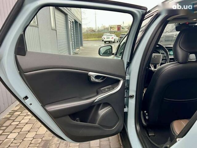 Вольво В40, объемом двигателя 0 л и пробегом 135 тыс. км за 17900 $, фото 23 на Automoto.ua