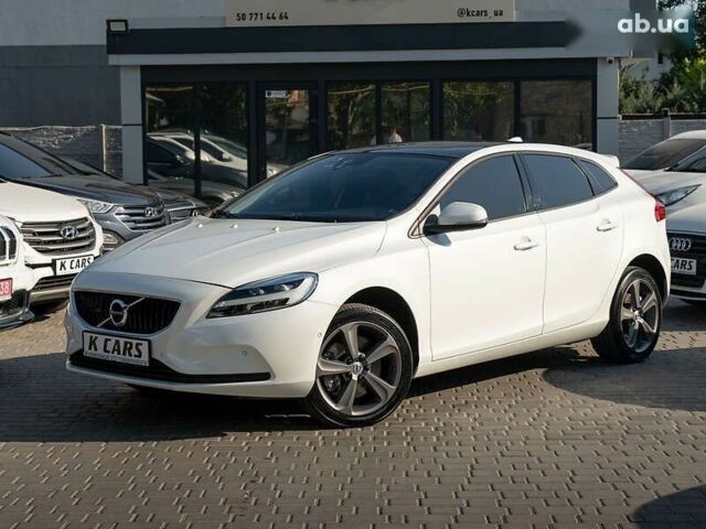 Вольво В40, объемом двигателя 2 л и пробегом 50 тыс. км за 16700 $, фото 2 на Automoto.ua