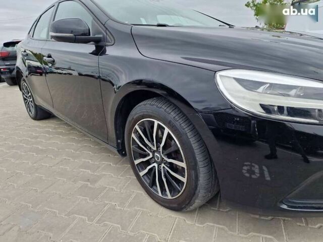 Вольво В40, объемом двигателя 2 л и пробегом 220 тыс. км за 14800 $, фото 6 на Automoto.ua
