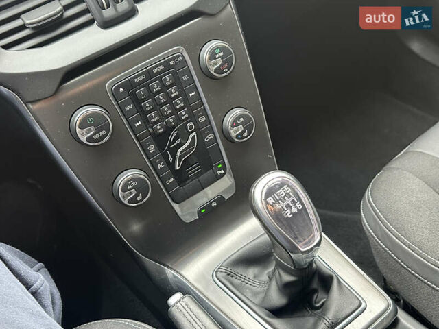 Сірий Вольво V40, об'ємом двигуна 1.6 л та пробігом 203 тис. км за 8990 $, фото 23 на Automoto.ua