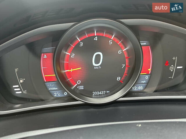 Сірий Вольво V40, об'ємом двигуна 1.6 л та пробігом 203 тис. км за 8990 $, фото 20 на Automoto.ua