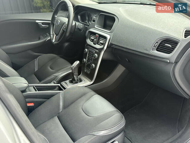 Сірий Вольво V40, об'ємом двигуна 1.6 л та пробігом 203 тис. км за 8990 $, фото 13 на Automoto.ua
