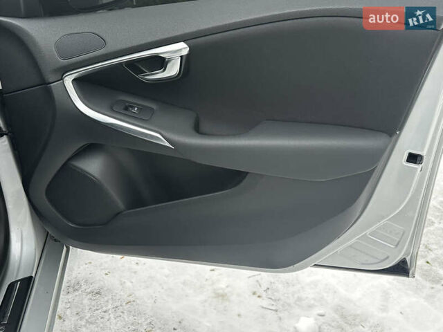 Сірий Вольво V40, об'ємом двигуна 1.6 л та пробігом 203 тис. км за 8990 $, фото 14 на Automoto.ua
