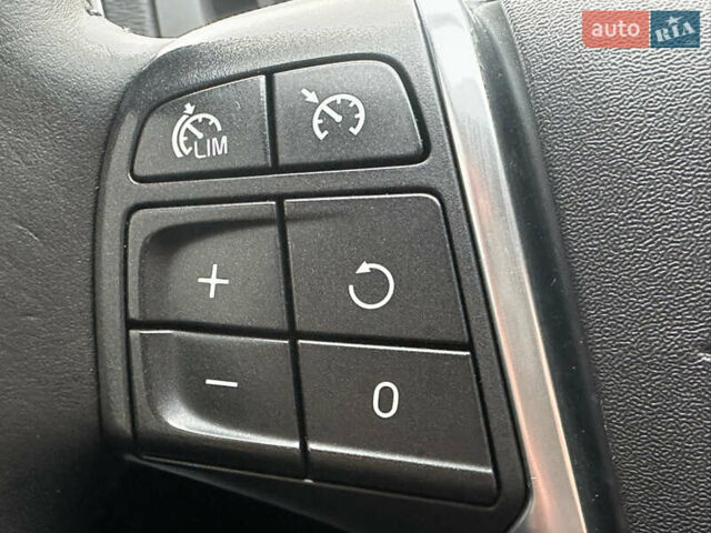 Сірий Вольво V40, об'ємом двигуна 1.6 л та пробігом 203 тис. км за 8990 $, фото 21 на Automoto.ua