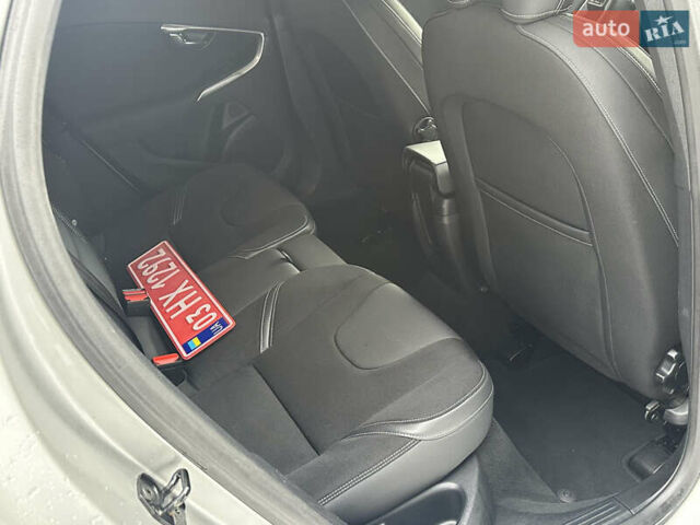 Сірий Вольво V40, об'ємом двигуна 1.6 л та пробігом 203 тис. км за 8990 $, фото 15 на Automoto.ua