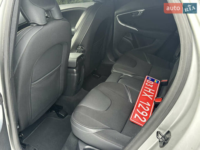 Сірий Вольво V40, об'ємом двигуна 1.6 л та пробігом 203 тис. км за 8990 $, фото 11 на Automoto.ua