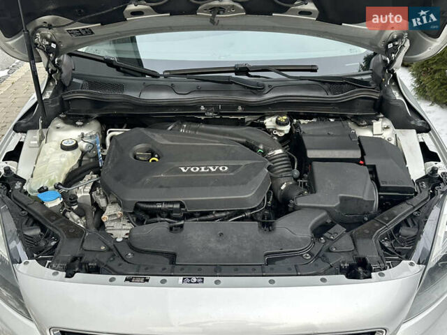 Сірий Вольво V40, об'ємом двигуна 1.6 л та пробігом 203 тис. км за 8990 $, фото 25 на Automoto.ua