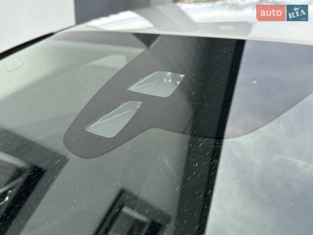Сірий Вольво V40, об'ємом двигуна 1.6 л та пробігом 203 тис. км за 8990 $, фото 26 на Automoto.ua