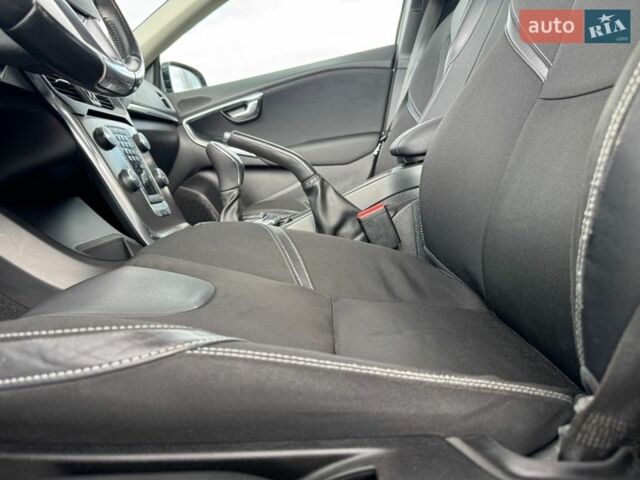 Серый Вольво В40, объемом двигателя 1.6 л и пробегом 211 тыс. км за 10349 $, фото 43 на Automoto.ua