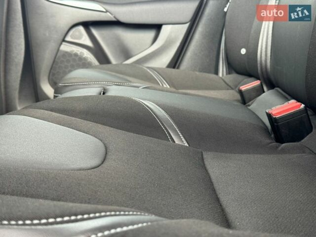 Серый Вольво В40, объемом двигателя 1.6 л и пробегом 211 тыс. км за 10349 $, фото 72 на Automoto.ua