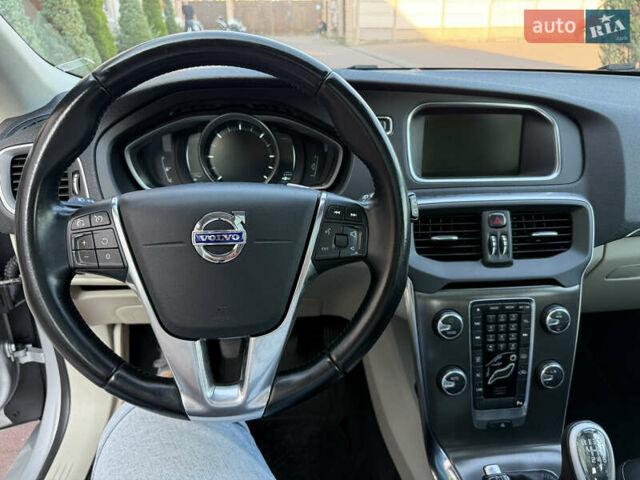 Сірий Вольво V40, об'ємом двигуна 1.56 л та пробігом 220 тис. км за 10699 $, фото 25 на Automoto.ua