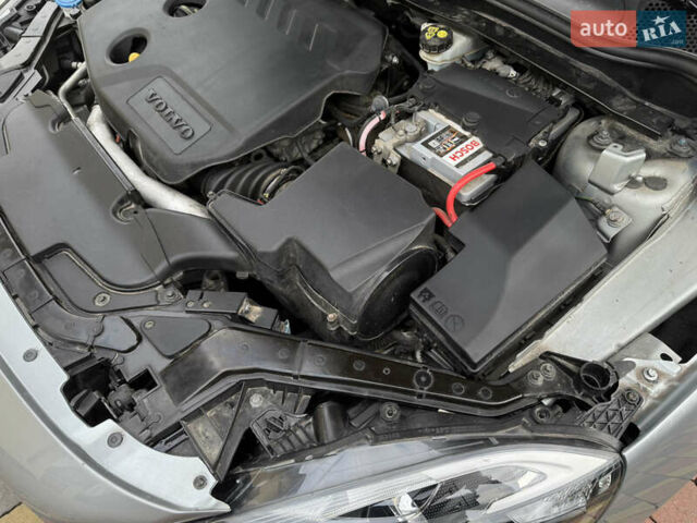 Серый Вольво В40, объемом двигателя 1.56 л и пробегом 210 тыс. км за 9950 $, фото 38 на Automoto.ua