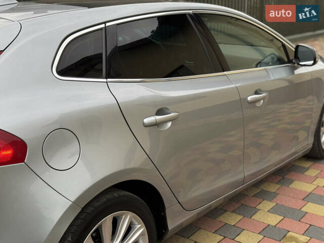 Серый Вольво В40, объемом двигателя 1.56 л и пробегом 210 тыс. км за 9950 $, фото 11 на Automoto.ua