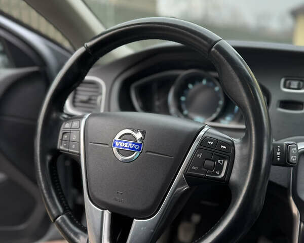 Серый Вольво В40, объемом двигателя 1.56 л и пробегом 210 тыс. км за 9950 $, фото 36 на Automoto.ua