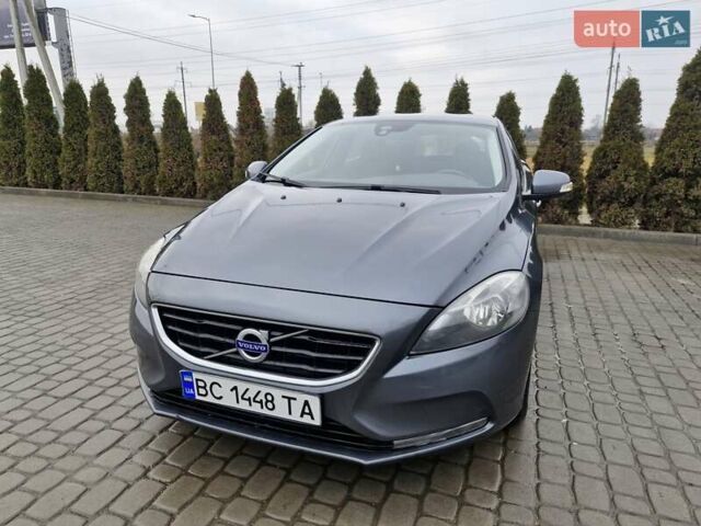 Серый Вольво В40, объемом двигателя 1.56 л и пробегом 211 тыс. км за 10000 $, фото 16 на Automoto.ua