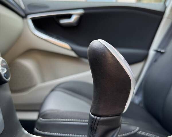 Серый Вольво В40, объемом двигателя 1.56 л и пробегом 220 тыс. км за 10750 $, фото 53 на Automoto.ua