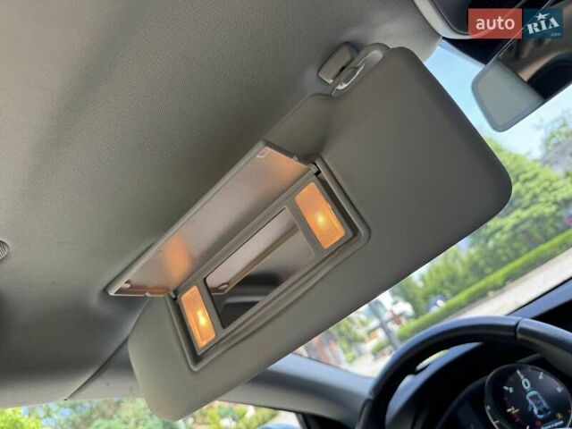 Серый Вольво В40, объемом двигателя 1.56 л и пробегом 220 тыс. км за 10750 $, фото 116 на Automoto.ua