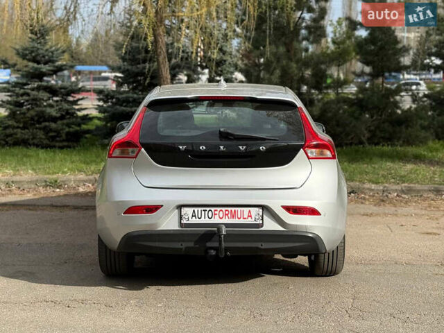 Сірий Вольво V40, об'ємом двигуна 1.56 л та пробігом 203 тис. км за 11490 $, фото 5 на Automoto.ua