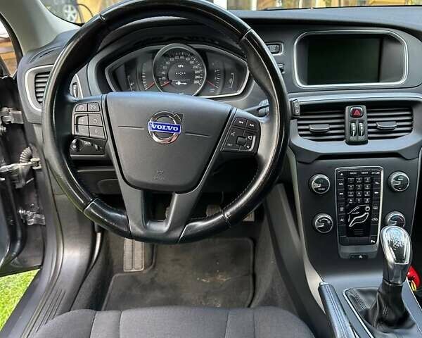 Сірий Вольво V40, об'ємом двигуна 1.6 л та пробігом 187 тис. км за 11300 $, фото 10 на Automoto.ua