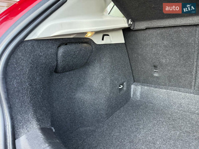 Сірий Вольво V40, об'ємом двигуна 1.56 л та пробігом 220 тис. км за 10699 $, фото 49 на Automoto.ua
