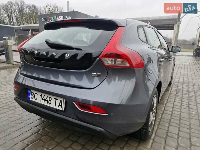 Серый Вольво В40, объемом двигателя 1.56 л и пробегом 211 тыс. км за 10000 $, фото 10 на Automoto.ua