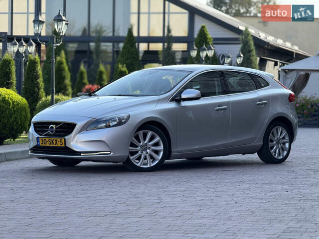 Сірий Вольво V40, об'ємом двигуна 1.56 л та пробігом 220 тис. км за 10699 $, фото 1 на Automoto.ua