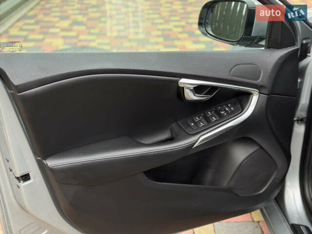 Серый Вольво В40, объемом двигателя 1.56 л и пробегом 210 тыс. км за 9950 $, фото 19 на Automoto.ua