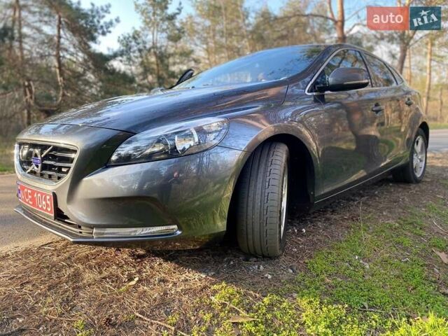 Вольво В40 2013 в Днепре (Днепропетровске) на Automoto.ua Серый Вольво В40, объемом двигателя 1.56 л и пробегом 213 тыс. км за 10800 $, фото 3 на Automoto.ua