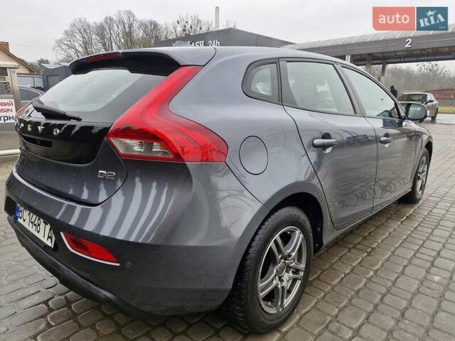 Серый Вольво В40, объемом двигателя 1.56 л и пробегом 211 тыс. км за 10000 $, фото 9 на Automoto.ua