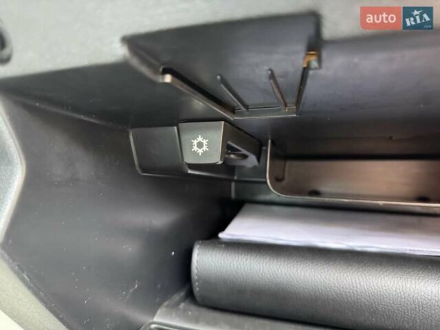 Серый Вольво В40, объемом двигателя 1.56 л и пробегом 220 тыс. км за 10750 $, фото 75 на Automoto.ua