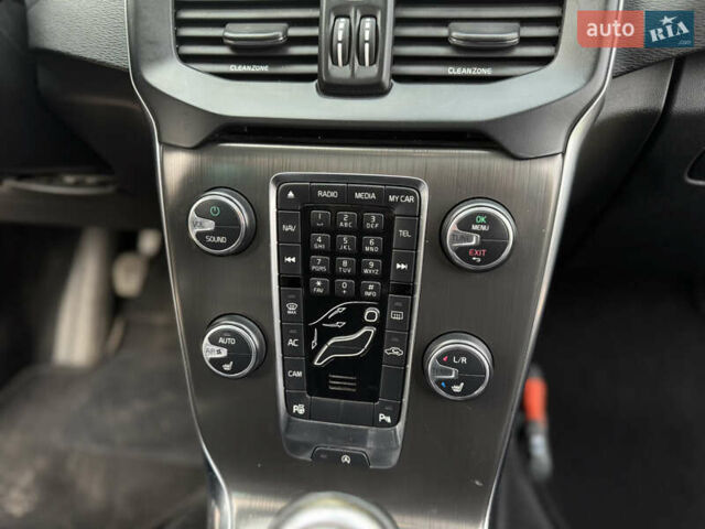 Серый Вольво В40, объемом двигателя 1.56 л и пробегом 210 тыс. км за 9950 $, фото 35 на Automoto.ua