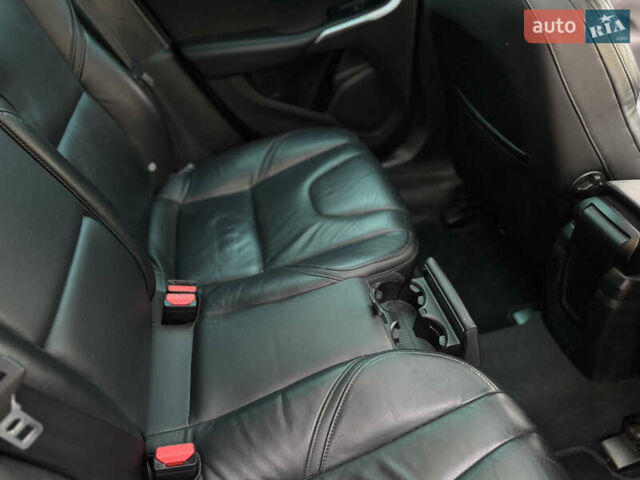 Серый Вольво В40, объемом двигателя 1.56 л и пробегом 210 тыс. км за 9950 $, фото 32 на Automoto.ua