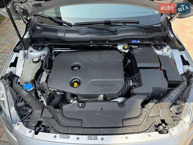 Серый Вольво В40, объемом двигателя 1.56 л и пробегом 220 тыс. км за 11000 $, фото 24 на Automoto.ua