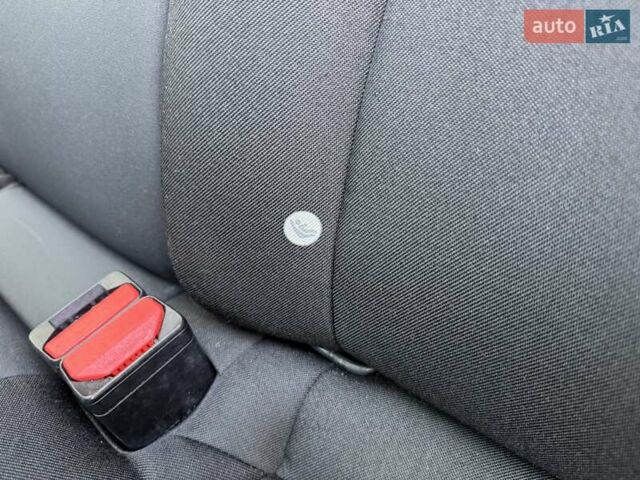 Серый Вольво В40, объемом двигателя 1.56 л и пробегом 220 тыс. км за 10750 $, фото 101 на Automoto.ua
