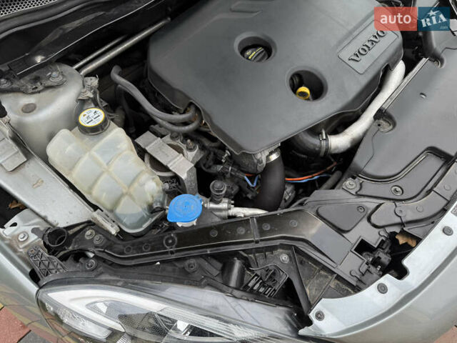 Серый Вольво В40, объемом двигателя 1.56 л и пробегом 210 тыс. км за 9950 $, фото 37 на Automoto.ua
