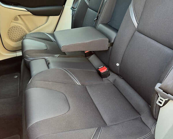 Серый Вольво В40, объемом двигателя 1.56 л и пробегом 220 тыс. км за 11000 $, фото 15 на Automoto.ua