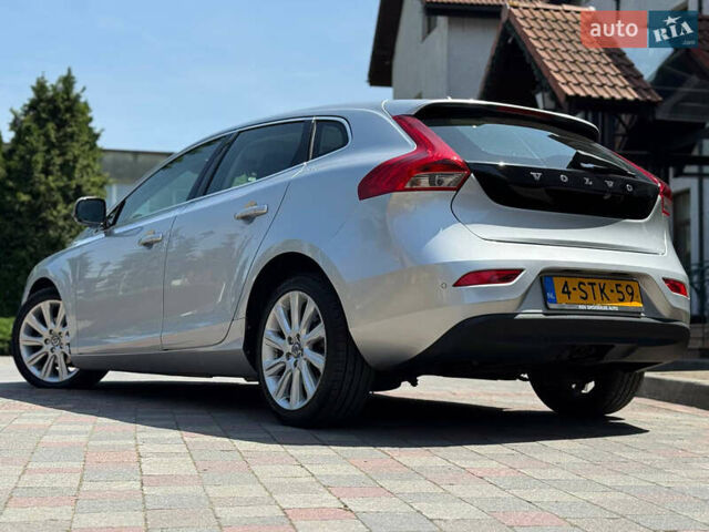 Серый Вольво В40, объемом двигателя 1.56 л и пробегом 220 тыс. км за 11000 $, фото 6 на Automoto.ua