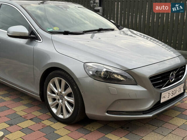 Серый Вольво В40, объемом двигателя 1.56 л и пробегом 210 тыс. км за 9950 $, фото 15 на Automoto.ua