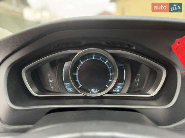 Серый Вольво В40, объемом двигателя 1.56 л и пробегом 210 тыс. км за 9950 $, фото 22 на Automoto.ua