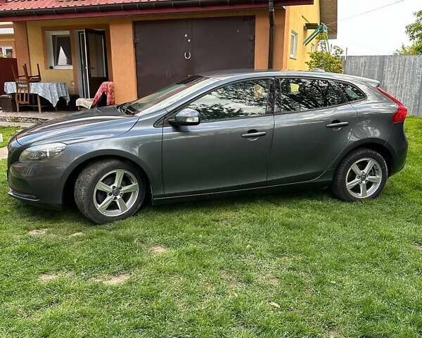 Сірий Вольво V40, об'ємом двигуна 1.6 л та пробігом 187 тис. км за 11300 $, фото 1 на Automoto.ua