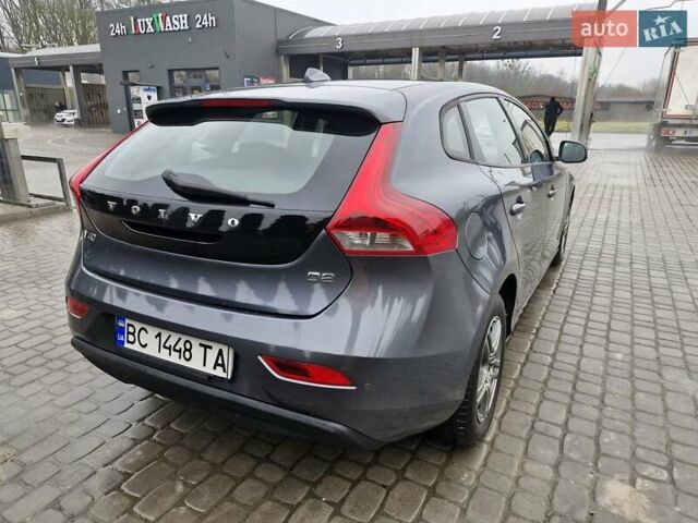 Серый Вольво В40, объемом двигателя 1.56 л и пробегом 211 тыс. км за 10000 $, фото 8 на Automoto.ua