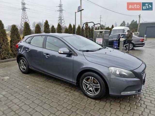 Серый Вольво В40, объемом двигателя 1.56 л и пробегом 211 тыс. км за 10000 $, фото 5 на Automoto.ua