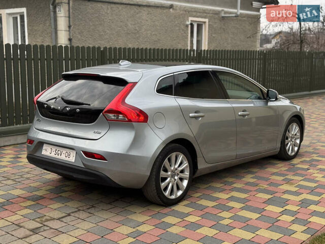 Серый Вольво В40, объемом двигателя 1.56 л и пробегом 210 тыс. км за 9950 $, фото 10 на Automoto.ua