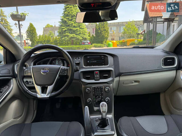 Серый Вольво В40, объемом двигателя 1.56 л и пробегом 220 тыс. км за 11000 $, фото 18 на Automoto.ua