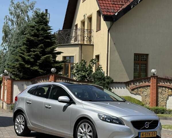 Серый Вольво В40, объемом двигателя 1.56 л и пробегом 220 тыс. км за 10750 $, фото 31 на Automoto.ua