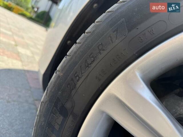 Серый Вольво В40, объемом двигателя 1.56 л и пробегом 220 тыс. км за 10750 $, фото 129 на Automoto.ua
