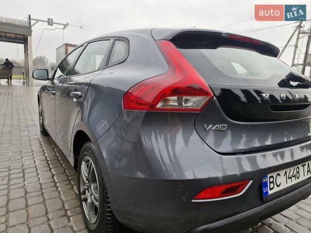 Серый Вольво В40, объемом двигателя 1.56 л и пробегом 211 тыс. км за 10000 $, фото 11 на Automoto.ua