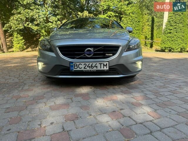 Сірий Вольво V40, об'ємом двигуна 1.56 л та пробігом 215 тис. км за 10999 $, фото 37 на Automoto.ua