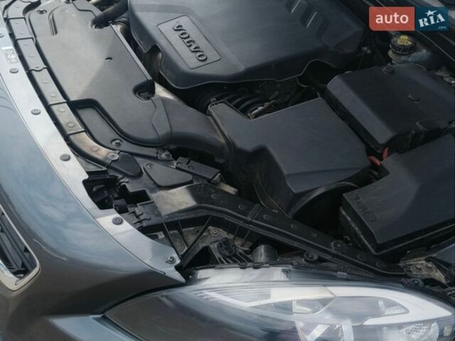Сірий Вольво V40, об'ємом двигуна 1.56 л та пробігом 341 тис. км за 9500 $, фото 1 на Automoto.ua