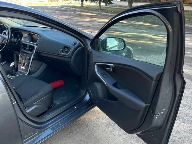 Сірий Вольво V40, об'ємом двигуна 1.6 л та пробігом 185 тис. км за 10150 $, фото 14 на Automoto.ua